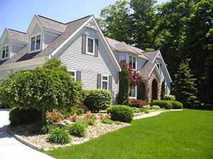 Landscapers and Lawncare Services in Cascade, IA